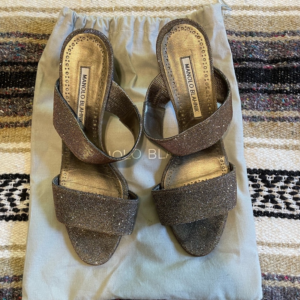 Manolo Blahnik Glittering Heels in Gold